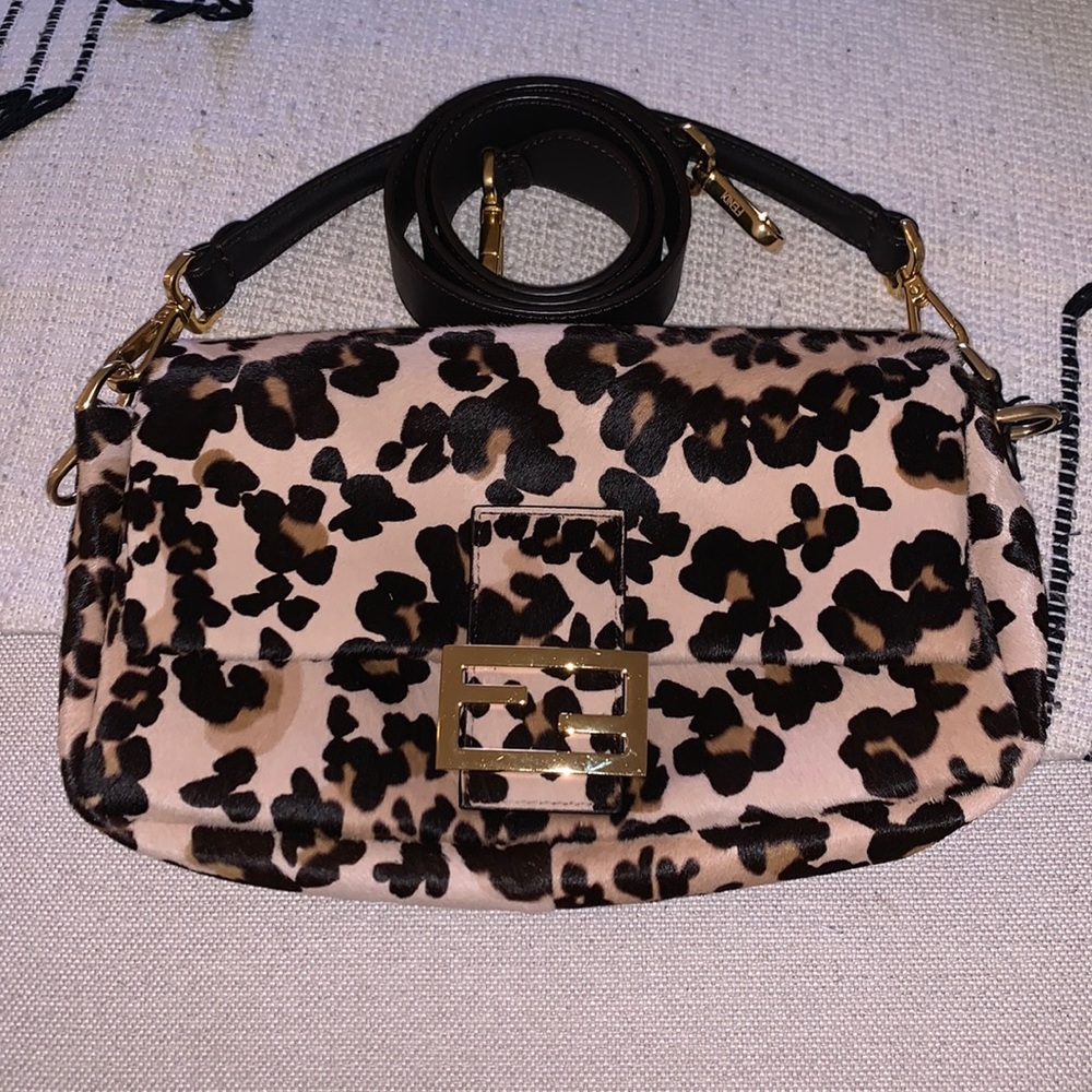 FENDI Baguette Leopard Print Shoulder Bag